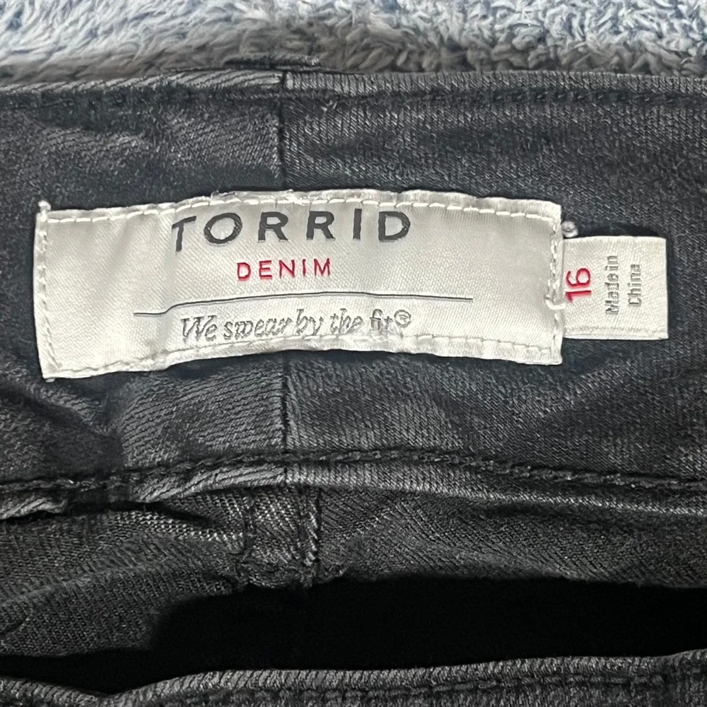 Torrid‎ Denim Black Faded Jeggings Women's Size 16 Triple Button Stretch Jeans